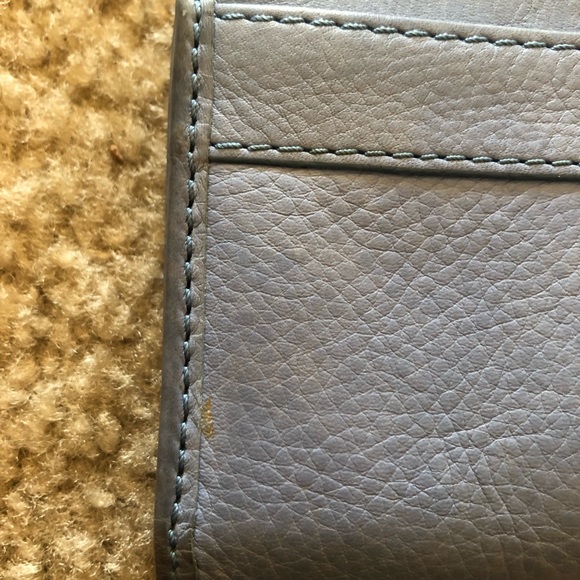 Fossil Leather Wallet (large) - Picture 3 of 7